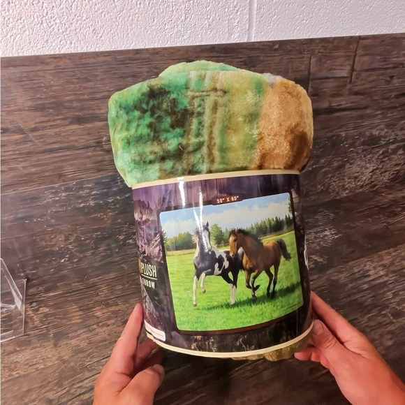 Royal Plush Horse Throw Blanket - Picture 2 of 5